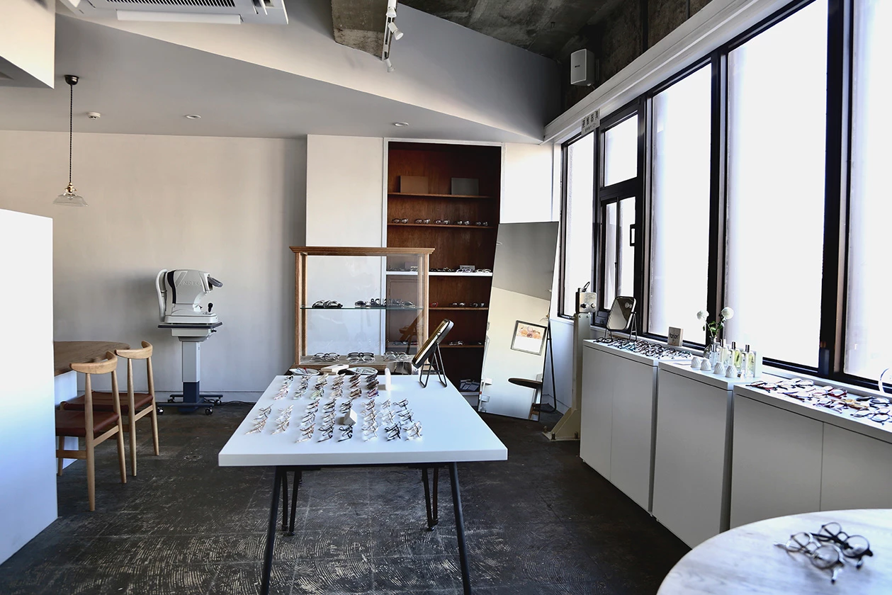 FOCUS / 食堂 e.hola