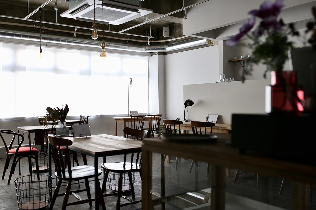 FOCUS / 食堂 e.hola